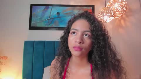 AntonellaHall  online show from 11.05.25