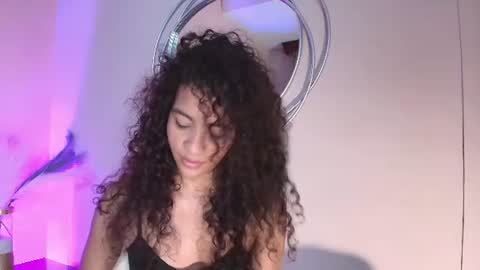 AntonellaHall  online show from 07.02.26