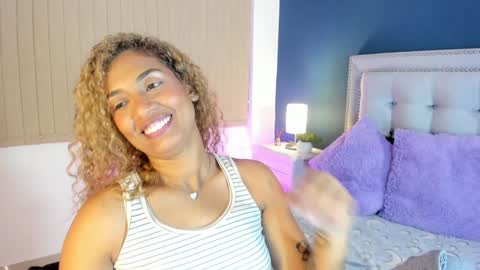 Snapshot of antonellaparker chatting on 12.12.24 Sarah online show from 12.12.24