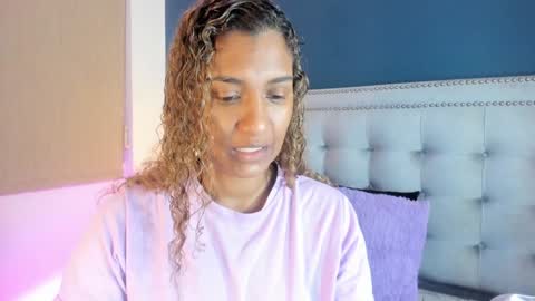 Snapshot of antonellaparker chatting on 01.03.25 Sarah online show from 01.03.25