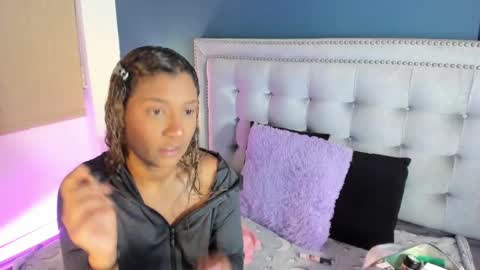 Snapshot of antonellaparker chatting on 02.10.25 Sarah online show from 02.10.25