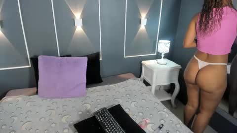 Snapshot of antonellaparker chatting on 02.24.25 Sarah online show from 02.24.25