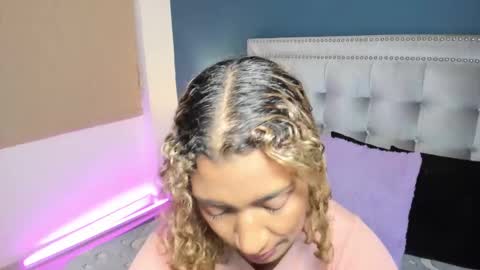 Snapshot of antonellaparker chatting on 02.25.25 Sarah online show from 02.25.25