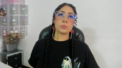 A N T O N E L L E  online show from 11.12.25