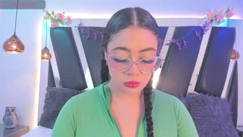 A N T O N E L L E  online show from 07.03.26