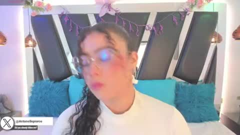 A N T O N E L L E  online show from 07.21.26