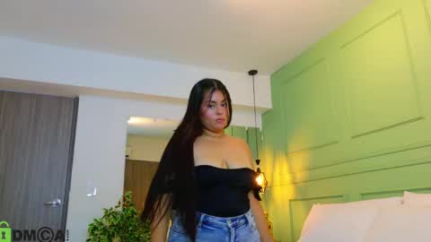 Snapshot of antonia_perez chatting on 05.21.26 antonia_perez online show from 05.21.26