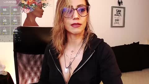 Snapshot of antoniavillamizar chatting on 12.15.24 Anto online show from 12.15.24
