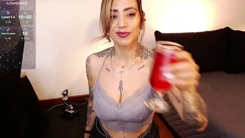 Snapshot of antoniavillamizar chatting on 12.17.24 Anto online show from 12.17.24
