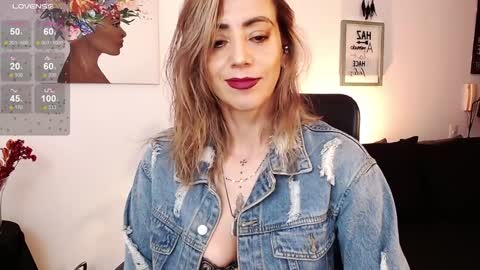 Snapshot of antoniavillamizar chatting on 12.20.24 Anto online show from 12.20.24