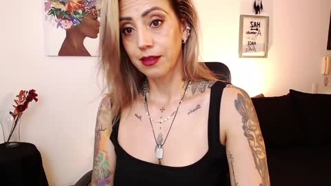 Snapshot of antoniavillamizar chatting on 01.07.25 Anto online show from 01.07.25