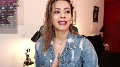 Snapshot of antoniavillamizar chatting on 01.16.25 Anto online show from 01.16.25