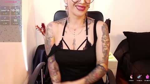 Snapshot of antoniavillamizar chatting on 01.23.25 Anto online show from 01.23.25