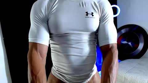 Instagram miguelangel1802  online show from 11.02.25