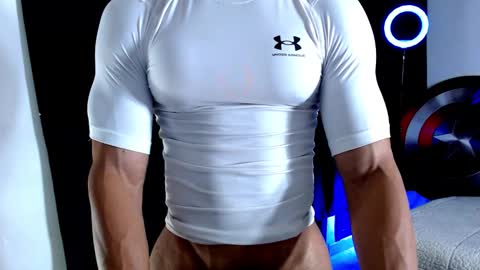 Instagram miguelangel1802  online show from 11.25.25