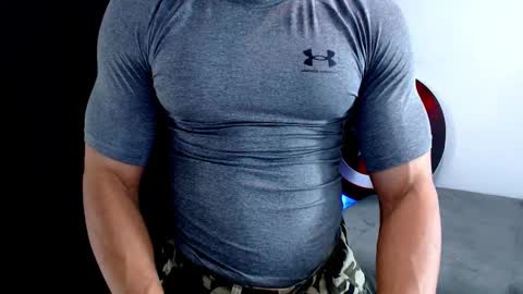 Instagram miguelangel1802  online show from 02.03.26