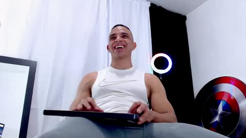 Instagram miguelangel1802  online show from 05.08.26