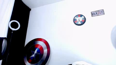 Instagram miguelangel1802  online show from 05.29.26