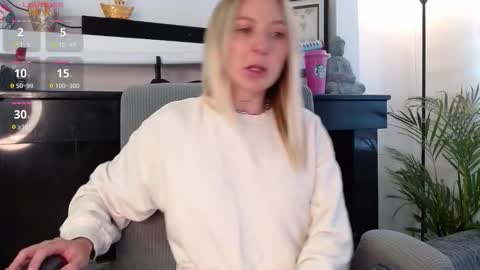 Snapshot of anttoniia chatting on 11.12.25 Antonia online show from 11.12.25