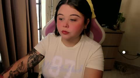   Independent model  online show from 04.26.26