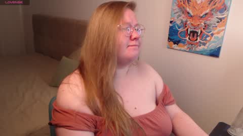 Snapshot of anya_muna chatting on 12.28.24 Anya Muna online show from 12.28.24