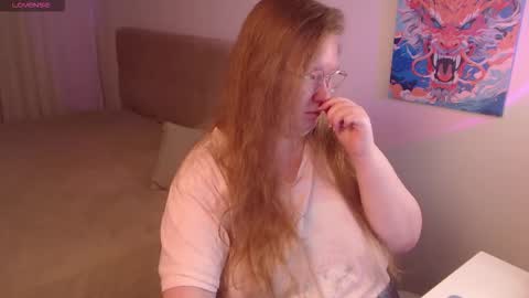 Snapshot of anya_muna chatting on 09.30.25 Anya Muna online show from 09.30.25