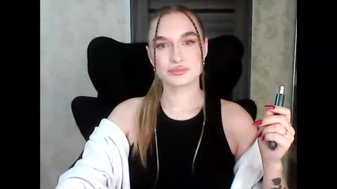 AnyaSmack online show from 12.04.25