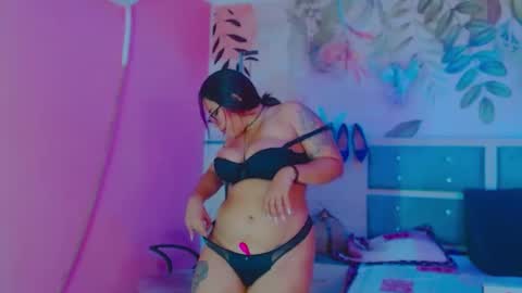 Snapshot of anyell_fox_xxx chatting on 01.31.25 anyell online show from 01.31.25