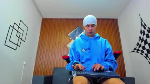 Snapshot of anyelo_sexyhot chatting on 01.23.25 anyelo_sexyhot online show from 01.23.25