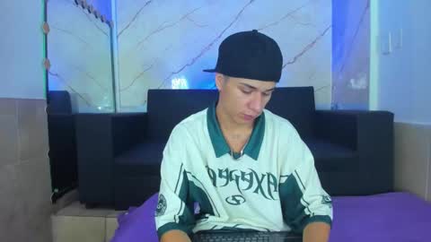 Snapshot of anyelo_sexyhot chatting on 09.21.25 anyelo_sexyhot online show from 09.21.25