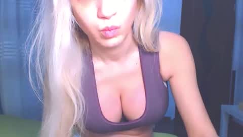 Snapshot of anysadoll chatting on 12.15.24 An online show from 12.15.24