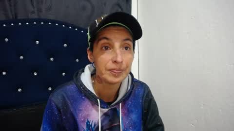 Snapshot of anyu_1306 chatting on 01.04.25 anyu online show from 01.04.25