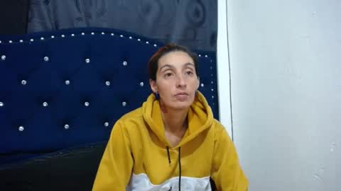 Snapshot of anyu_1306 chatting on 01.10.25 anyu online show from 01.10.25