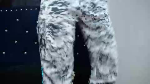 Snapshot of anyu_1306 chatting on 02.15.25 anyu online show from 02.15.25