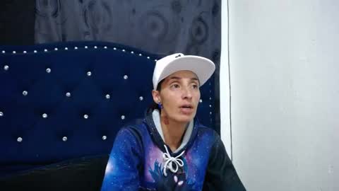 Snapshot of anyu_1306 chatting on 02.26.25 anyu online show from 02.26.25