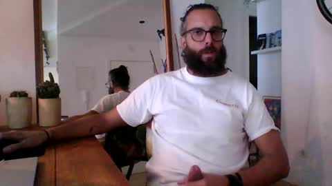 Snapshot of apc_3 chatting on 11.19.25 apc_3 online show from 11.19.25