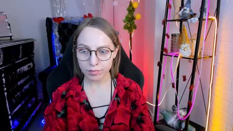 Snapshot of aphexqueen chatting on 12.15.24 APHEX QUEEN online show from 12.15.24