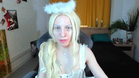 Snapshot of aphexqueen chatting on 12.23.24 APHEX QUEEN online show from 12.23.24