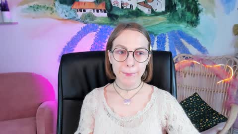 Snapshot of aphexqueen chatting on 12.24.24 APHEX QUEEN online show from 12.24.24