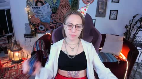 Snapshot of aphexqueen chatting on 12.26.24 APHEX QUEEN online show from 12.26.24