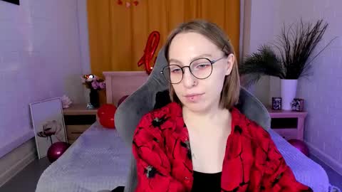 Snapshot of aphexqueen chatting on 02.12.25 APHEX QUEEN online show from 02.12.25