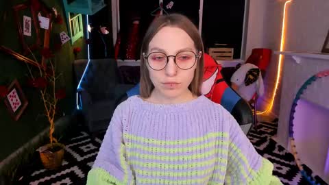 Snapshot of aphexqueen chatting on 02.19.25 APHEX QUEEN online show from 02.19.25