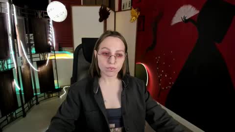 Snapshot of aphexqueen chatting on 03.08.25 APHEX QUEEN online show from 03.08.25