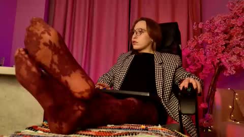 Snapshot of aphexqueen chatting on 10.10.25 APHEX QUEEN online show from 10.10.25