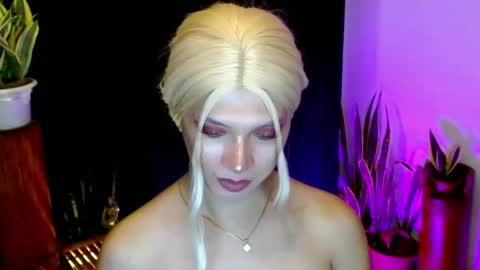 Snapshot of aphr0dite_x chatting on 12.05.24 Roman Goddess online show from 12.05.24