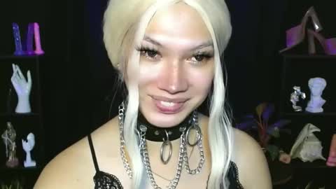 Snapshot of aphr0dite_x chatting on 02.06.25 Roman Goddess online show from 02.06.25