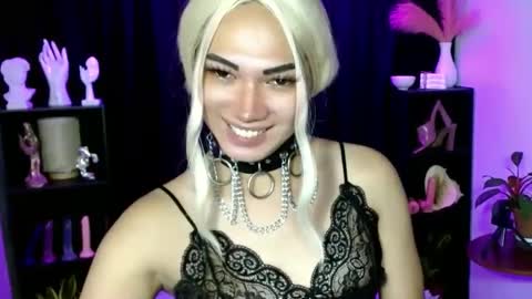 Snapshot of aphr0dite_x chatting on 02.15.25 Roman Goddess online show from 02.15.25