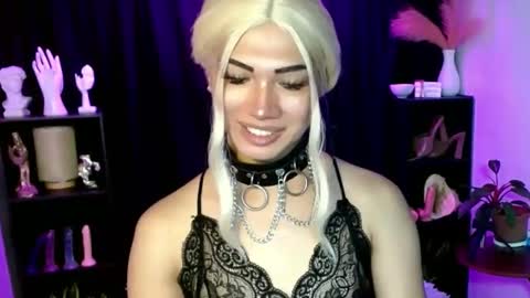 Snapshot of aphr0dite_x chatting on 02.16.25 Roman Goddess online show from 02.16.25