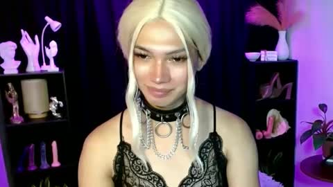 Snapshot of aphr0dite_x chatting on 02.16.25 Roman Goddess online show from 02.16.25