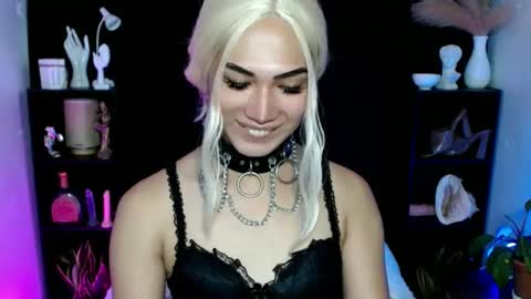 Snapshot of aphr0dite_x chatting on 02.26.25 Roman Goddess online show from 02.26.25